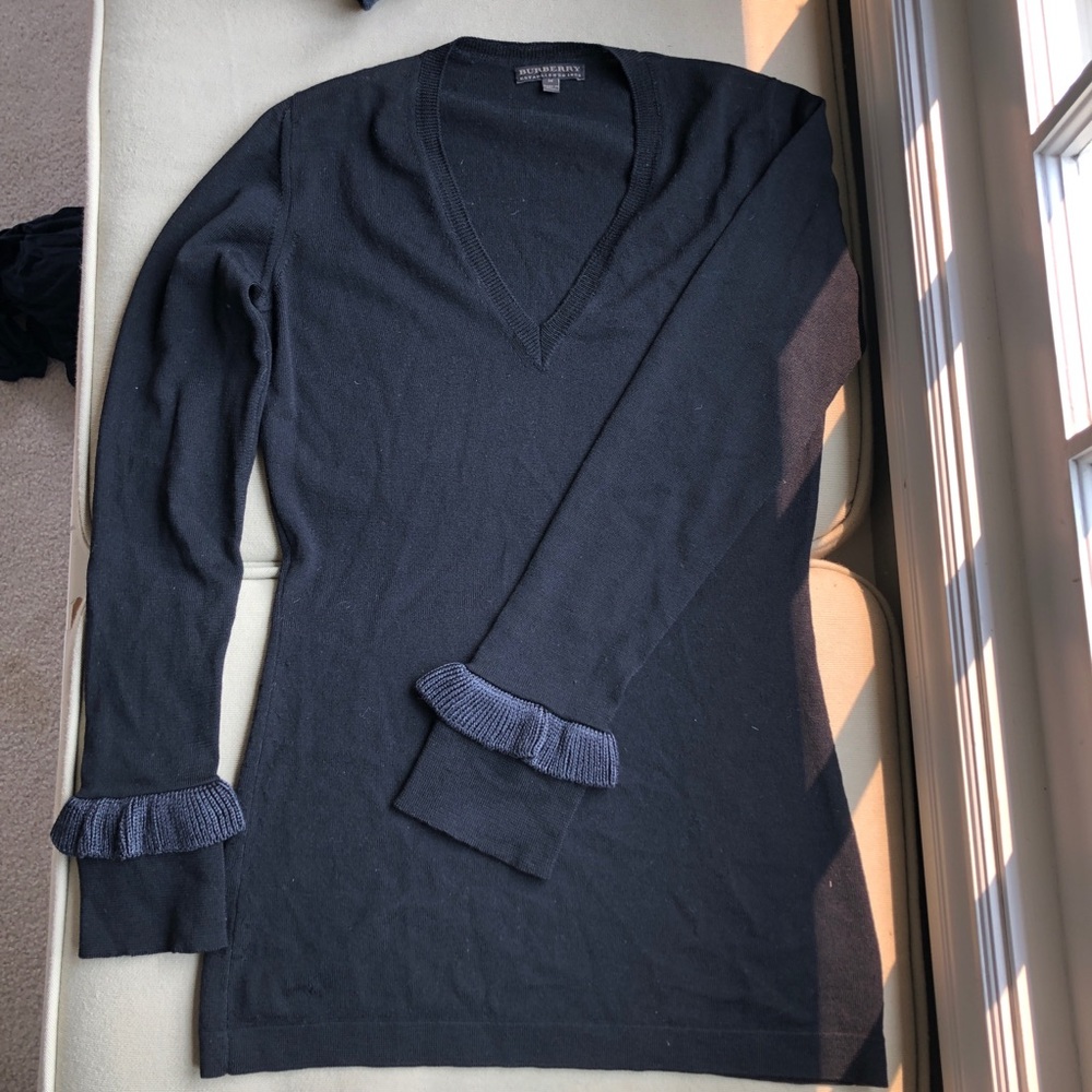 Burberry 100% Silk v-Neck Sweater M